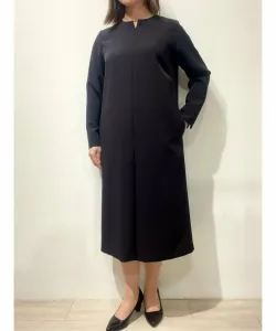 Черное платье прямого кроя из полиэстеровой смеси