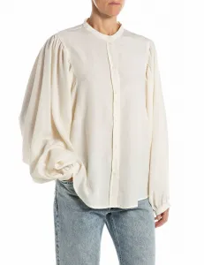 Облегающая блузка с пышными рукавами