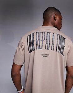 Футболка adidas Training с графическим принтом мелово-коричневого цвета Adidas Performance