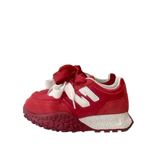 TAFN Низкие повседневные туфли женские красные