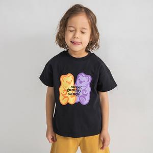 Футболка с коротким рукавом с разнообразными графическими принтами