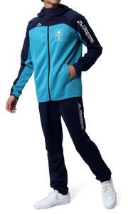 Мужской трикотажный комплект Kappa (футболка и брюки) - доступен в больших размерах. Этот комплект из влагоотводящей, быстросохнущей толстовки и брюк идеально подходит для свободы движений.