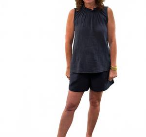 Женский топ без рукавов с воротником-жабо из мягкого черного газа Dylan