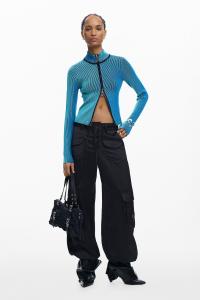 Свитер с высоким воротником на молнии