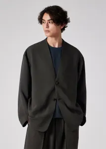 Легкая, сухая текстура, куртка без воротника