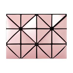 ISSEY MIYAKE Миниатюрный держатель для карт из ПВХ смолы женский светло-розовый
