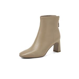 COMELY Женские замшевые угги молочный чай/черный/экрю - экрю (на флисовой подкладке), цвет Ecru (Fleece-Lined)