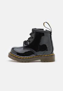 Ботильоны на шнуровке  Dr. Martens, черный