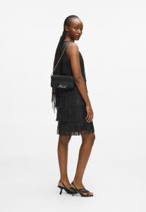 Сумка KARL LAGERFELD SIGNATURE POUCH, Black/Gold/Black