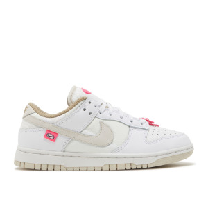 Кроссовки Nike Wmns Dunk Low 'Pink Bling', белый