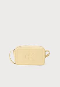 Сумка кросс-боди Calvin Klein BOLD CAMERA BAG, Parsnip/Light Yellow