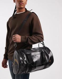 Классическая сумка-бочка Fred Perry черного цвета