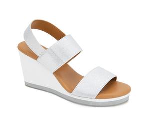 Сандалии Andre Assous Nelson Wedge Sandal, серебристый металлик