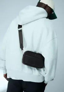 Техническая сумка через плечо с монограммой Bershka, Black