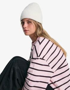 Простая шапка-бини Bershka в цвете экрю