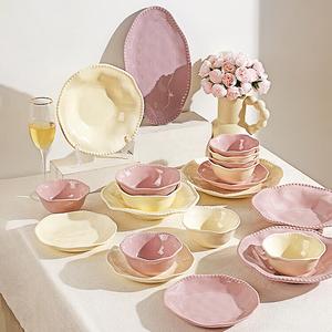 Modengzhufu Набор посуды французского стиля для дома, новая коллекция 2024: тарелки, миски, палочки для свадьбы и новоселья, практичный набор на 8 персон с керамическими горшочками, 39 предметов