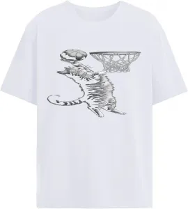 Футболка с забавным котом, играющим в баскетбол