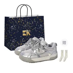 Boldi Kuki Женские противоскользящие износостойкие низкие скейтерские кеды серебристые (в комплекте с носками), цвет Silver (Shopping Bag-Comes with Socks)