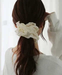 Объемная резинка для волос с фестончатым краем Colleca La, цвет Ivory