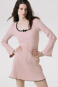 Расклешенное платье в рубчик H&M, розовый