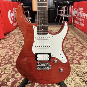 Yamaha PAC212VQM-CB Pacifica HSS с грифом из розового дерева 2010 - настоящее время - карамельно-коричневый