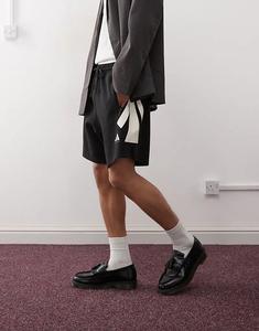 Баскетбольные шорты Adidas Originals черного цвета