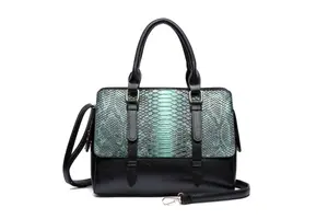 Сумка через плечо COLLEZIONE ALESSANDRO "Keola", мерцающий тисненый материал, зеленый