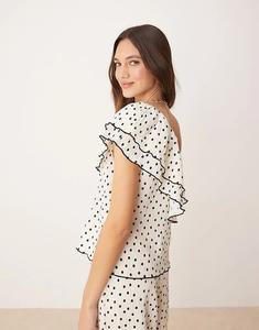 Топ YAS на одно плечо с воланами, кремовый цвет и черный горошек