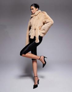 Куртка Aria Cove из искусственного меха с воротником-стойкой и поясом цвета верблюжьей шерсти