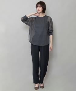 Пуловер из прозрачного трикотажа с закругленным низом