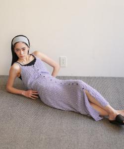 Юбка из тюлевой ленты и пряжи, связанная в двух направлениях.