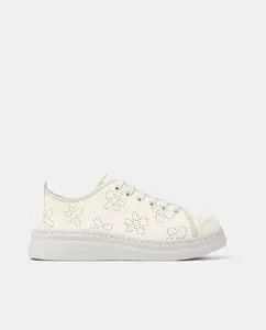 Второе место среди женских кожаных кроссовок на шнуровке Camper, белый