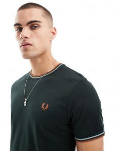 Футболка с двойным кантом в лесно-зеленом цвете Fred Perry