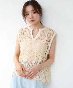 Вязаный жилет