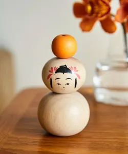 Деревянный Кокэси Кагамимоти