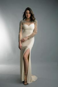 Платье из матового джерси с открытой спиной и гвоздиками Basix Black Label, Champagne