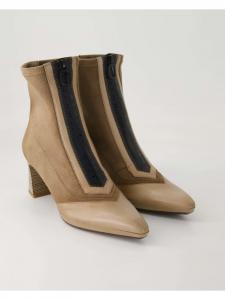 Классические ботильоны бежевого цвета Hispanitas