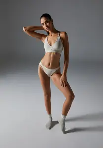 Спортивный бюстгальтер с легкой поддержкой Even&Odd, бежевый