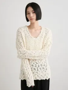 Объемный вязаный свитер крупной вязки с V-образным вырезом Miesrohe, цвет Wht[001]