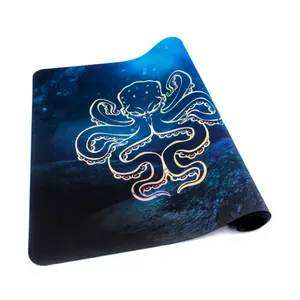 24 x 14 дюймов — блестящий осьминог с голографической отделкой, Premium Playmats - 24 x 14 Inches (Lukas Schmidt)