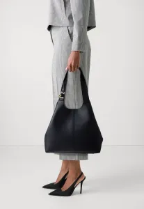 Удобная сумочка Coccinelle, Noir