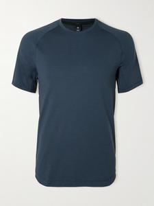 Лицензия на поезд Полосатая эластичная футболка из переработанного джерси LULULEMON, темно-синий