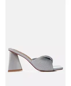 Сандалии Cupid Kiss с плиссированными перекрученными бретелями London Rag, серый