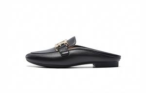 Мюли женские с закрытым носком женские Nini West, черный