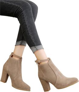 No Brand Женские ботильоны на высоком каблуке Hbeylia, модные замшевые ботинки с ремешком и пряжкой, массивный каблук, ботильоны на высоком каблуке для женщин, свадебные или вечерние короткие ботинки до середины голени (черные, 7.5)