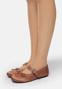 Балетки с ремешком на щиколотке FORGIVE AND FORGET L37, розовый