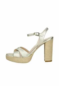 Платформа также Nerogiardini, Sand