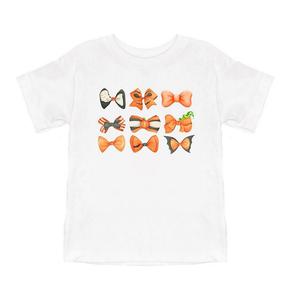 Футболка с короткими рукавами и рисунком для малышей-кокетки на Хэллоуин с бантом и рисунком для малышей The Juniper Shop, белый