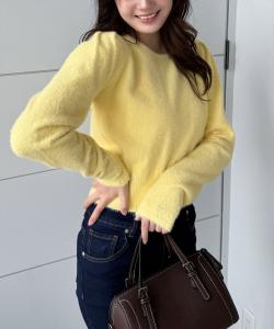 Вязаный топ с короткой спинкой и лентой из перьев [Универсальный вязаный]