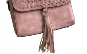 Сумка-клапан с кисточками и клапаном, цвет: румяно-розовый Julia Rose